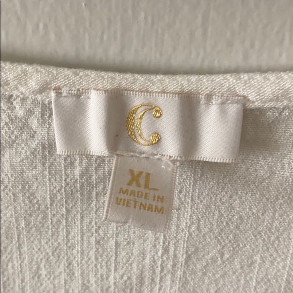 Women’s Top - Picture 3 of 4